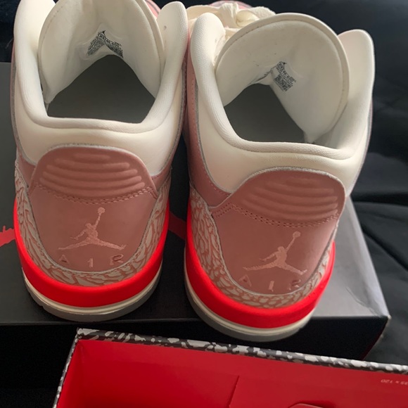 COPY - WMNS AIR JORDAN 3 RETRO 'RUST PINK' - Picture 3 of 6